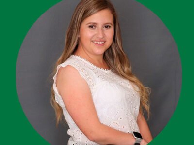 Dr. María Elisa Flores